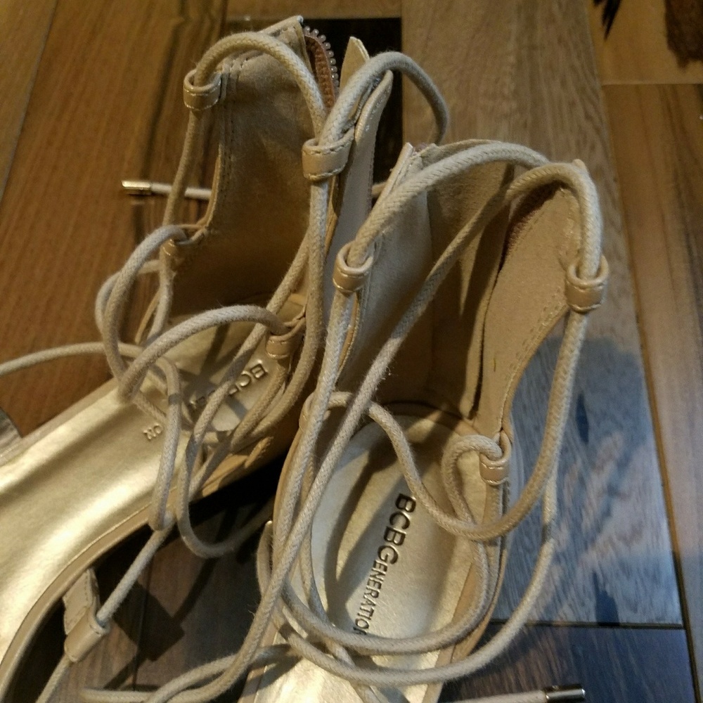 🌟BCBG Beige Flats - Picture 4 of 4